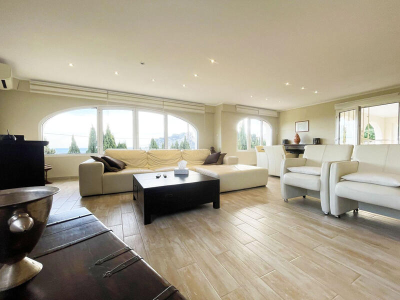 6 bedroom Villa for sale