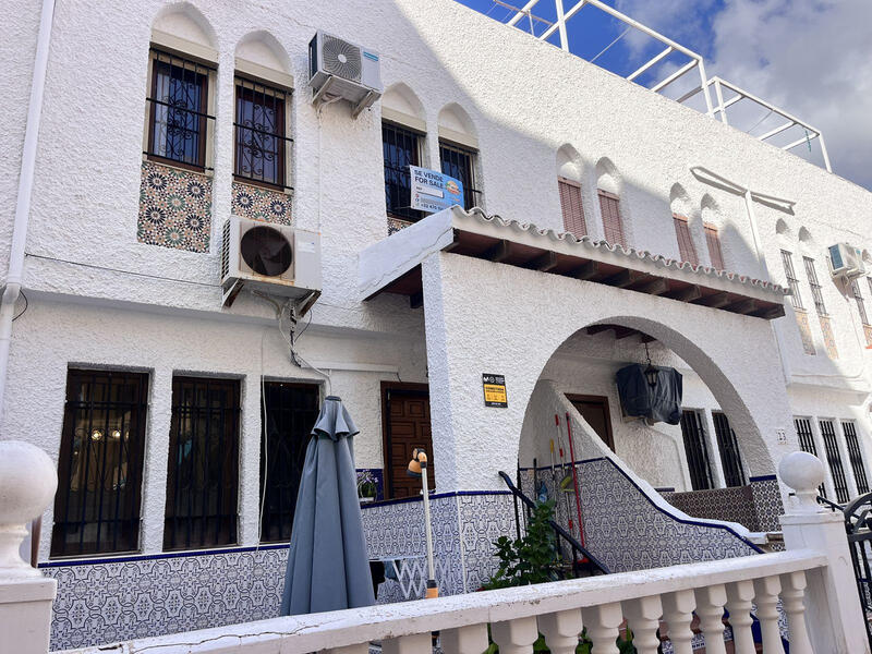 4 bedroom Townhouse for sale