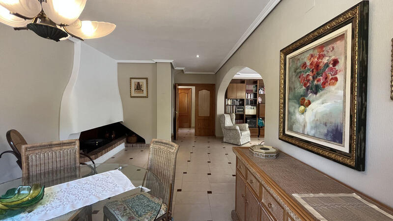 4 спальная комната вилла продается