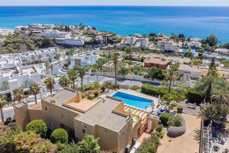 вилла продается в Villajoyosa, Alicante