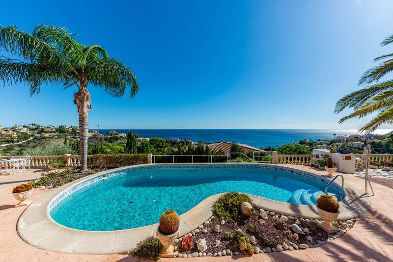 Villa en venta en El Campello, Alicante