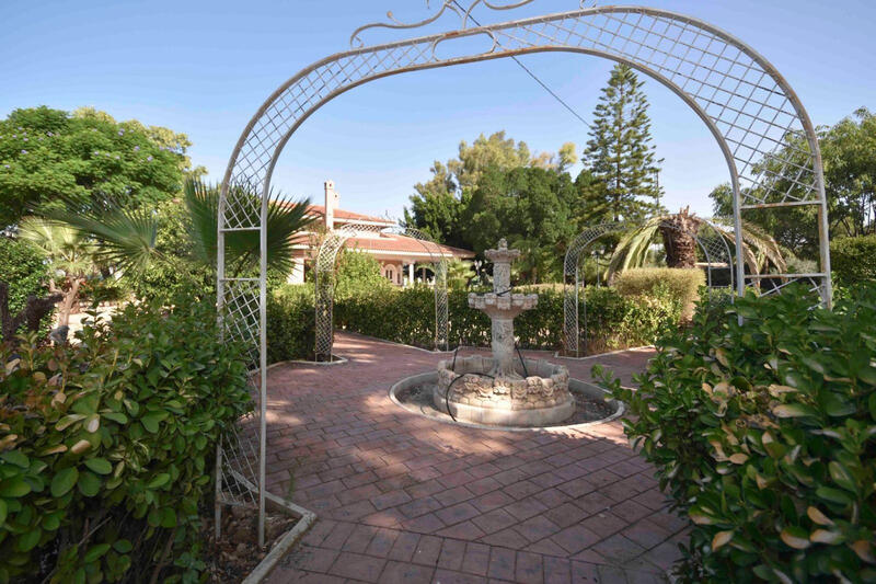 7 Schlafzimmer Villa zu verkaufen