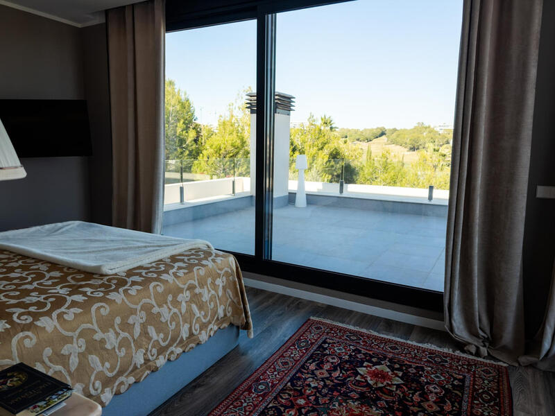 6 bedroom Villa for sale