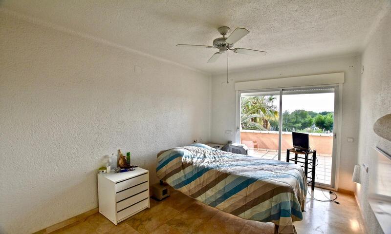 6 спальная комната вилла продается