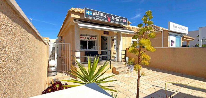 Villa for sale in La Zenia, Alicante