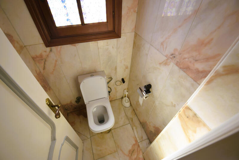 9 sovrum Villa till salu