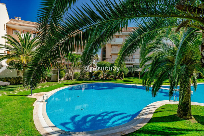 4 bedroom Apartment for sale