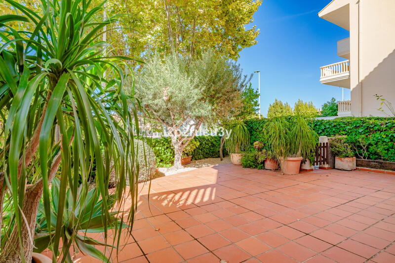 4 bedroom Apartment for sale