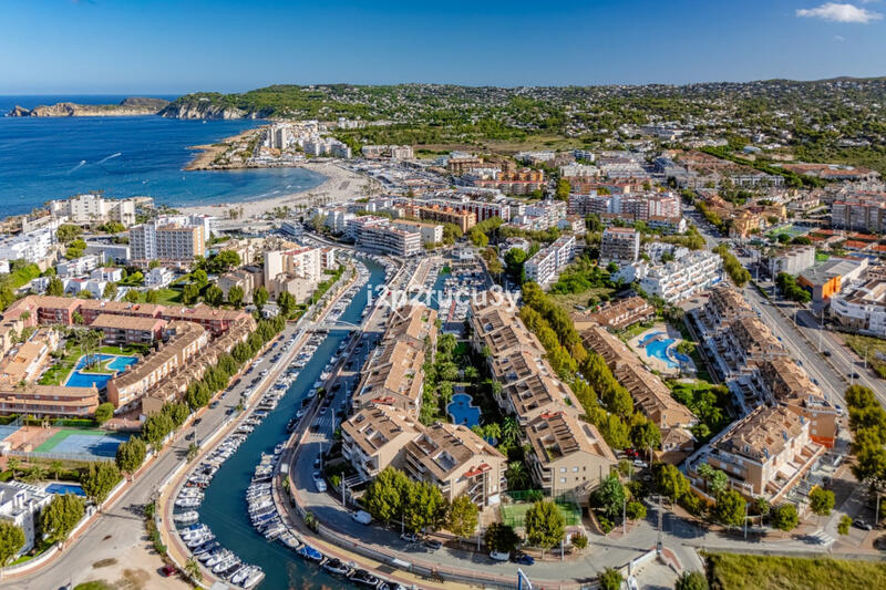 4 bedroom Apartment for sale