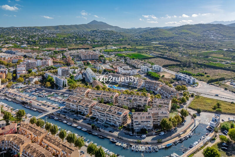 4 bedroom Apartment for sale