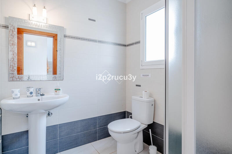 6 спальная комната вилла продается