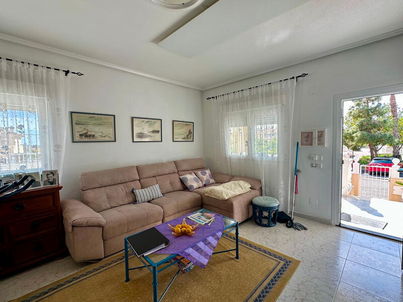 2 спальная комната городская тюрьма продается