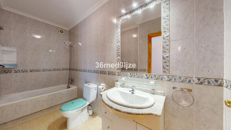 2 Schlafzimmer Stadthaus zu verkaufen