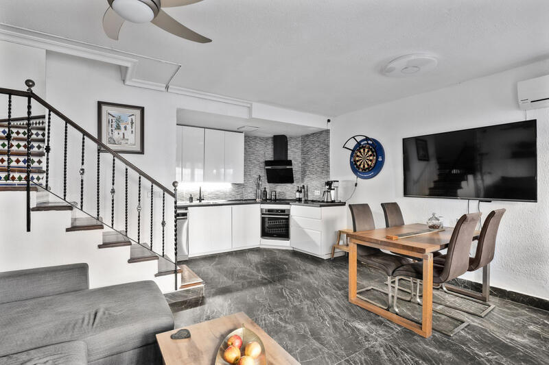 2 bedroom Townhouse for sale