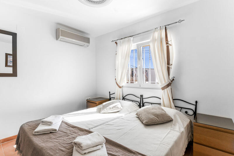 8 sovrum Villa till salu