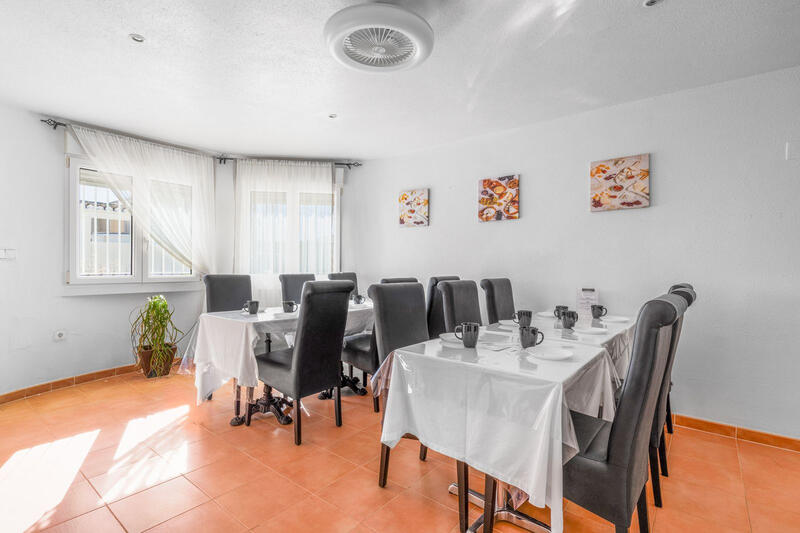 8 sovrum Villa till salu