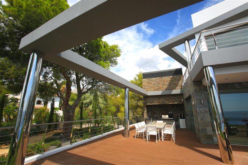 6 bedroom Villa for sale