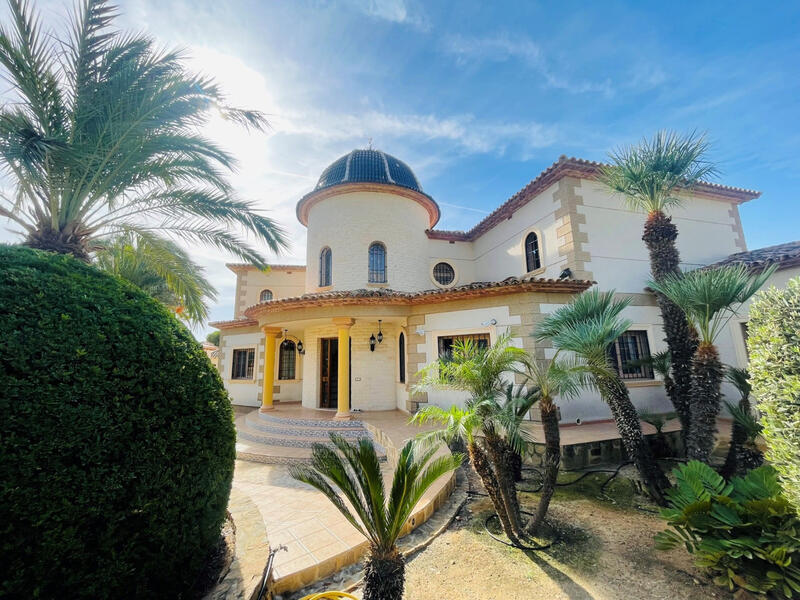 Villa till salu i Altea, Alicante