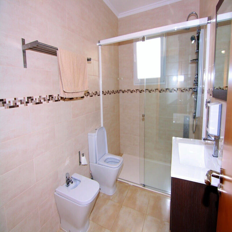 6 bedroom Villa for sale