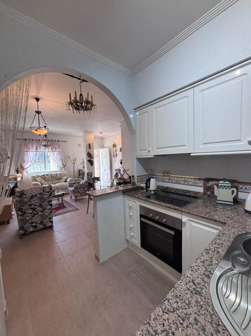 2 bedroom Townhouse for sale