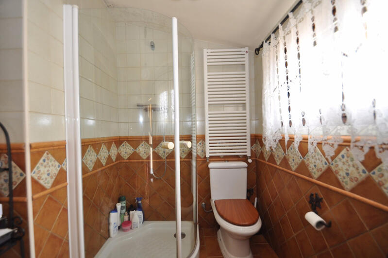 4 slaapkamer Gezinswoning Te koop