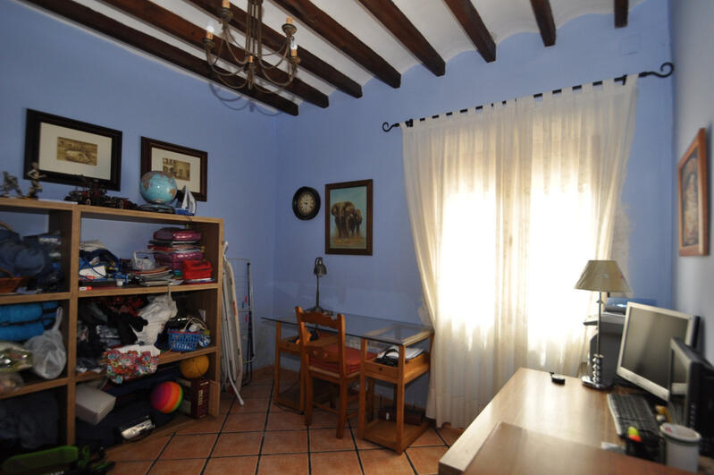 4 slaapkamer Gezinswoning Te koop