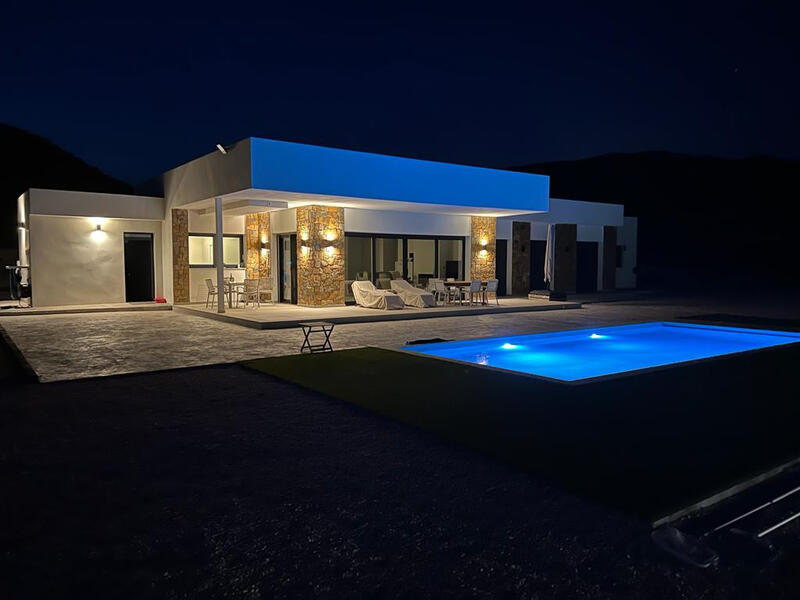 Villa en venta en Aspe, Alicante
