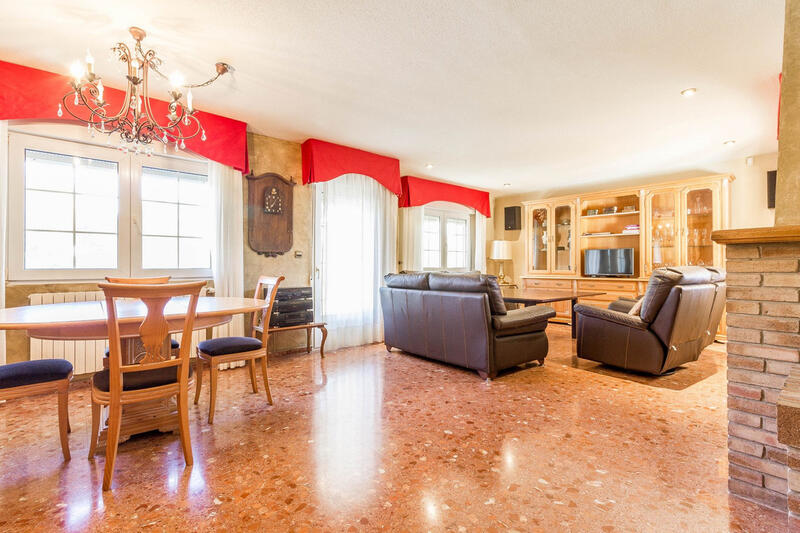 7 bedroom Villa for sale