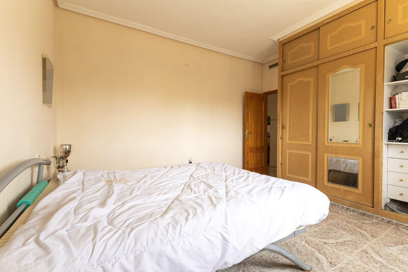 12 спальная комната Деревенский Дом продается