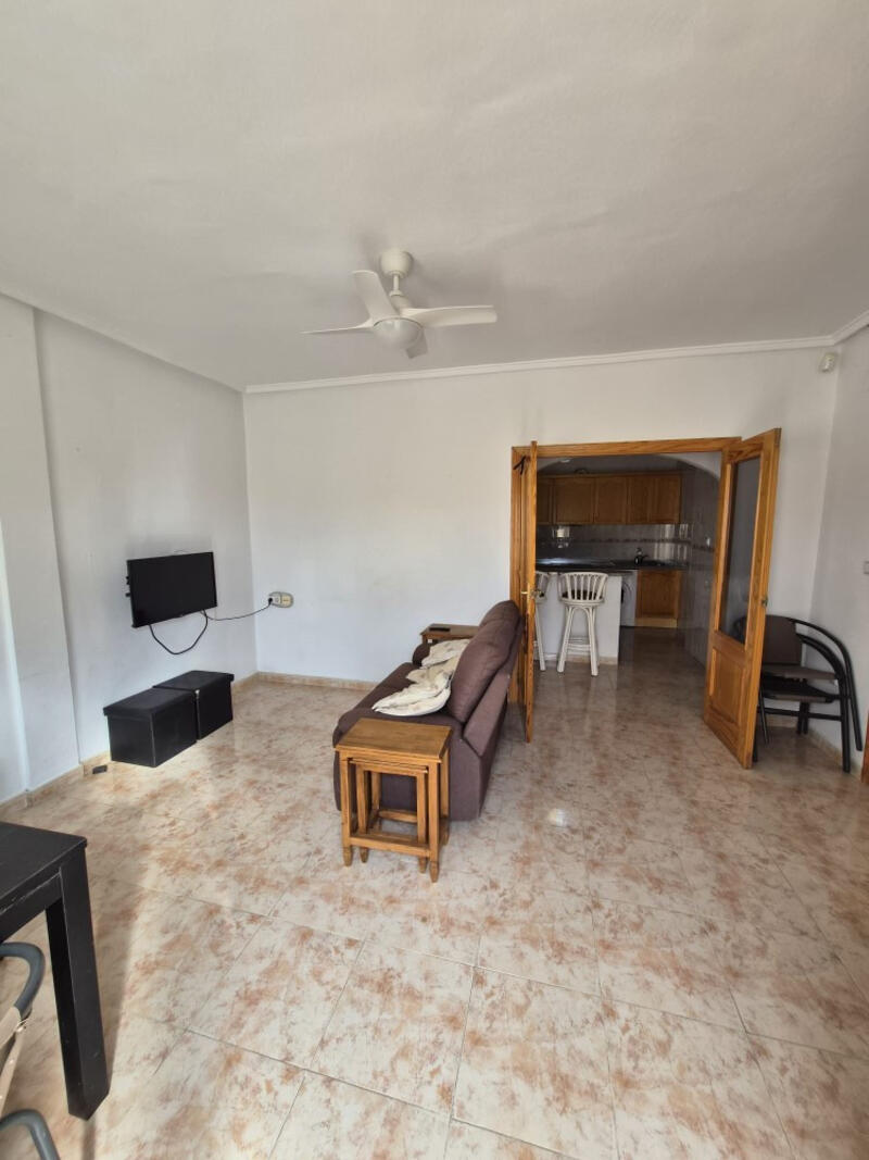 5 спальная комната квартира продается