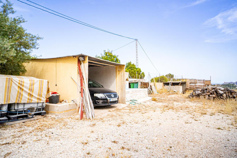 4 soveværelse Landsted til salg