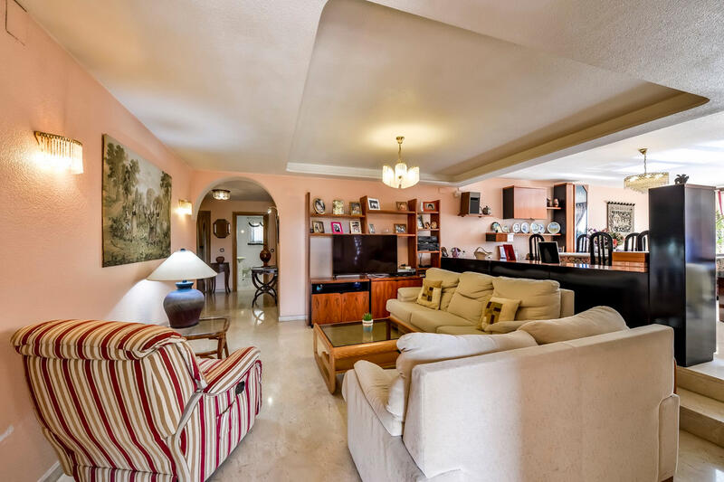 6 bedroom Villa for sale