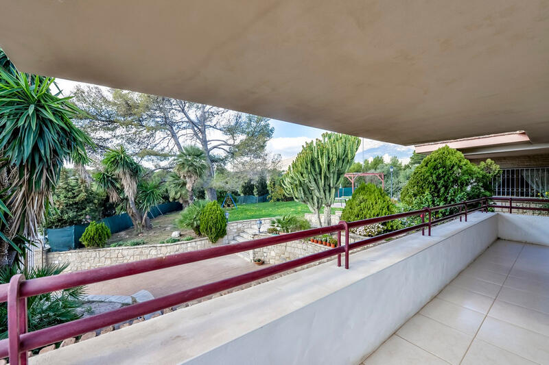 6 bedroom Villa for sale