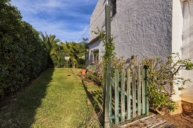 4 спальная комната вилла продается