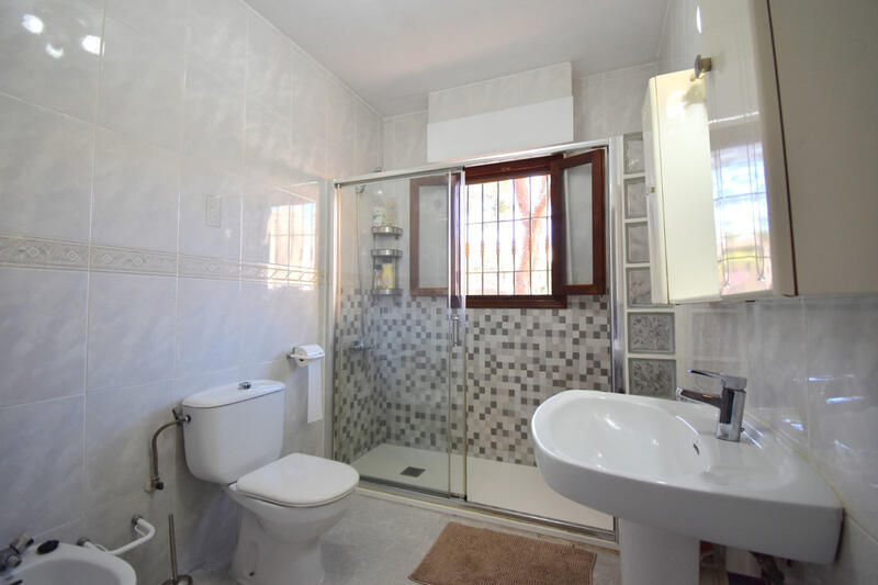 6 sovrum Villa till salu