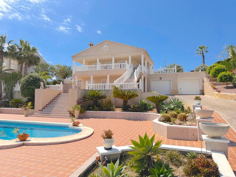 Villa en venta en Algorfa, Alicante