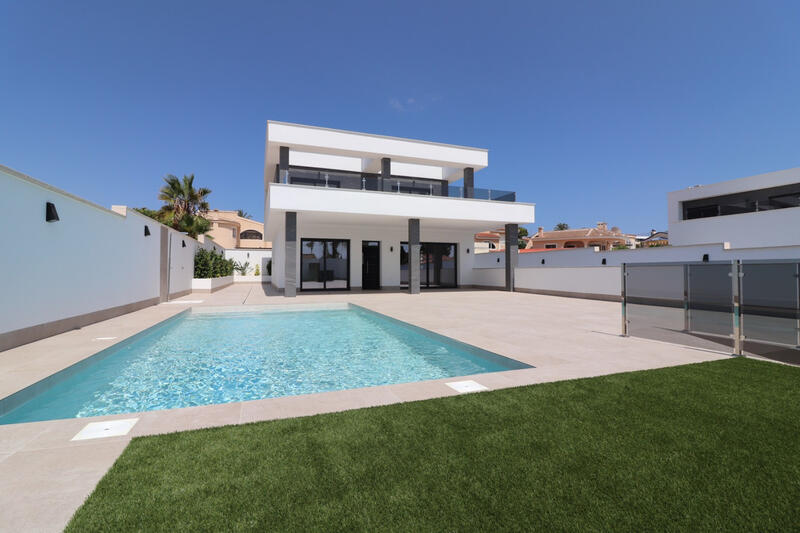Villa for sale in Ciudad Quesada, Alicante
