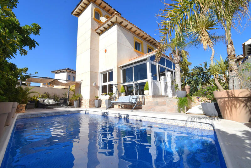 Villa for sale in Playa Flamenca, Alicante