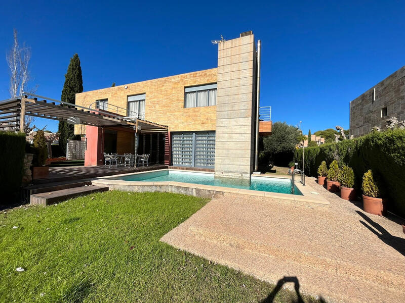 Villa til salgs i Campoamor, Alicante