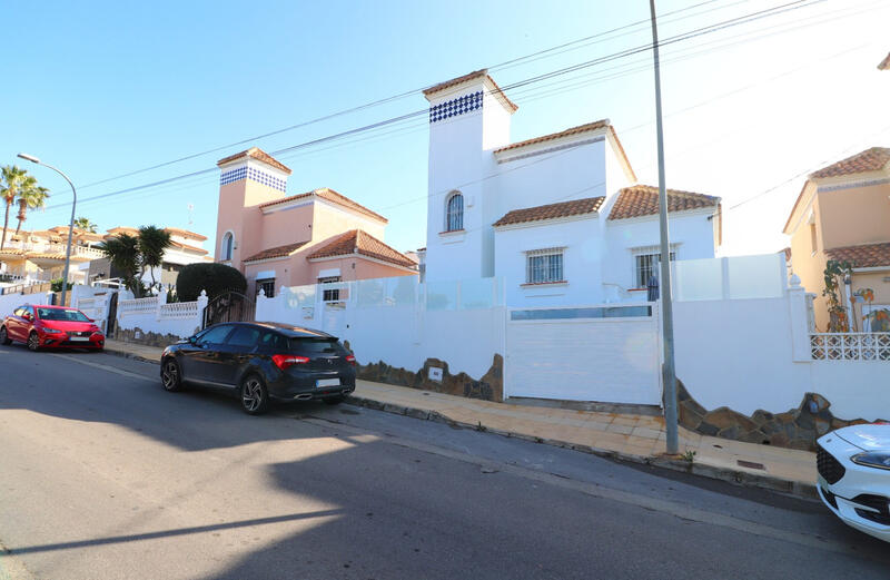 4 bedroom Villa for sale