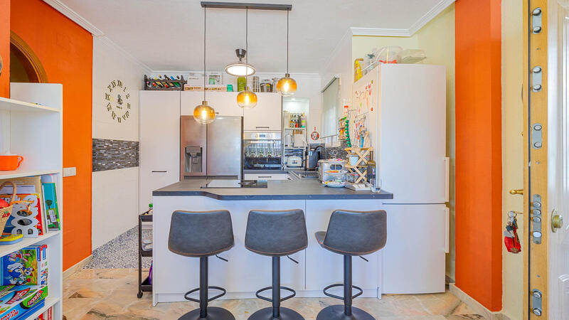 2 slaapkamer Gezinswoning Te koop