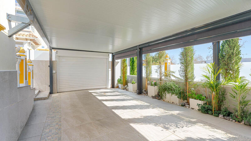 2 slaapkamer Gezinswoning Te koop