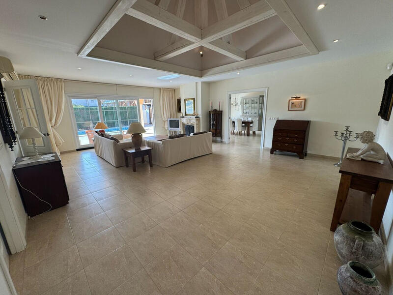 4 Schlafzimmer Villa zu verkaufen