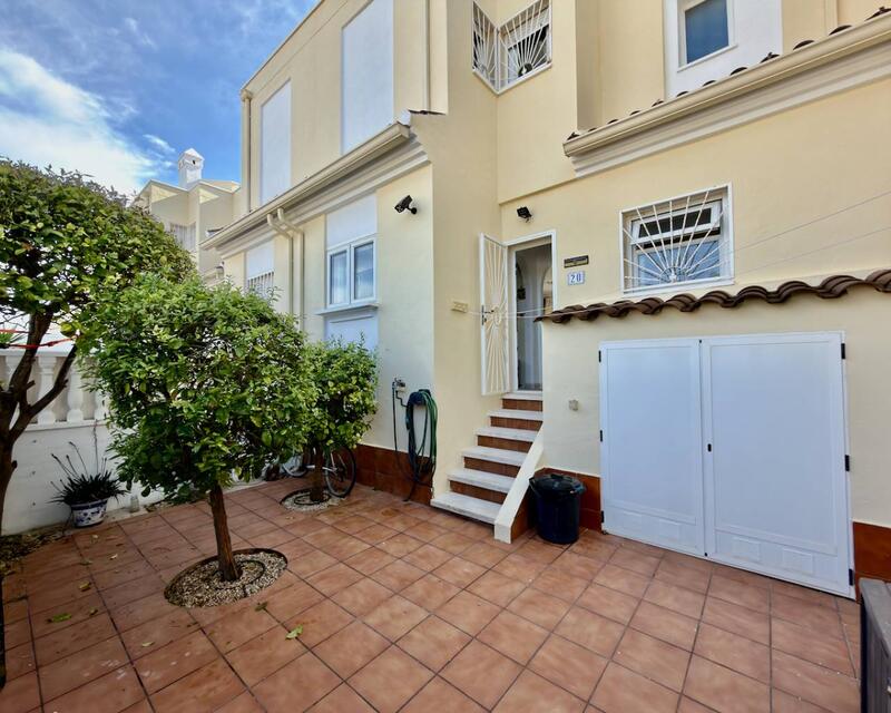 3 bedroom Townhouse for sale