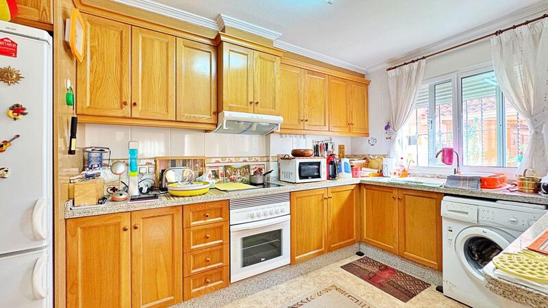 3 slaapkamer Gezinswoning Te koop