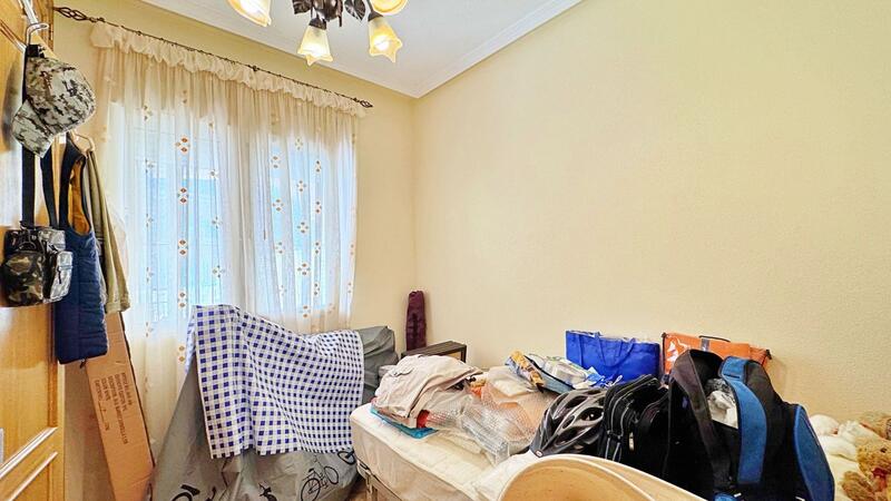 3 slaapkamer Gezinswoning Te koop