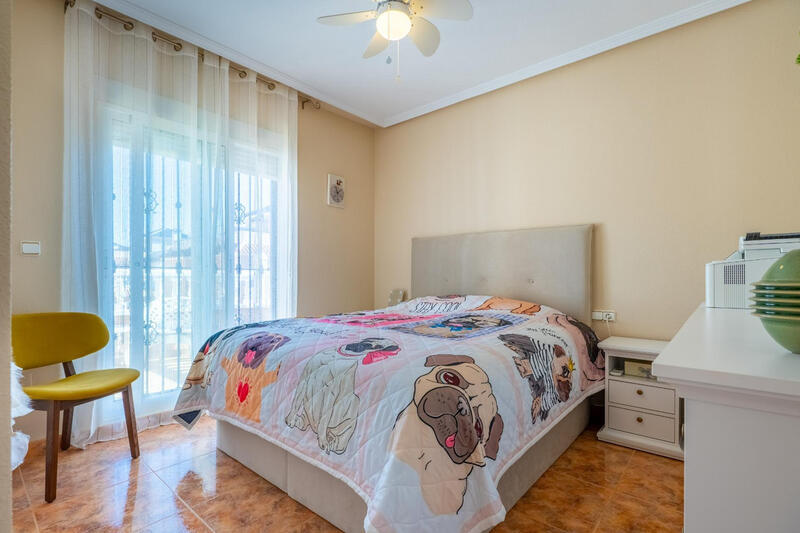 2 Schlafzimmer Stadthaus zu verkaufen