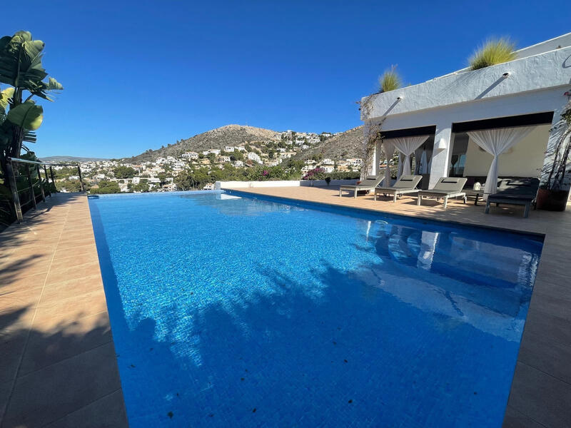 3 Cuarto Villa en venta