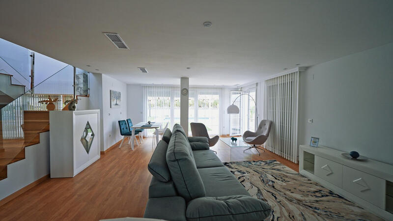 Villa for sale in Polop, Alicante