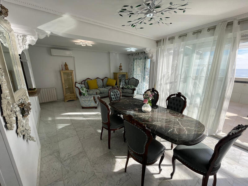 квартира продается в Villajoyosa, Alicante